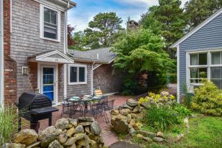 Family Compound walk to Downtown! - 9