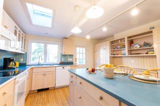 Family Compound walk to Downtown! - 6