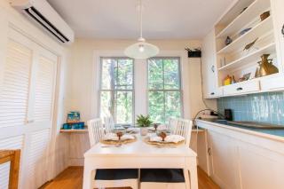 Family Compound walk to Downtown! - 2