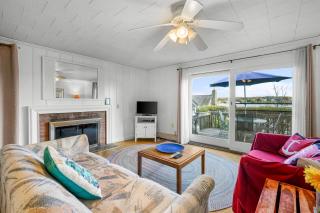 450 State Highway Eastham - Mate's Quarters - 1