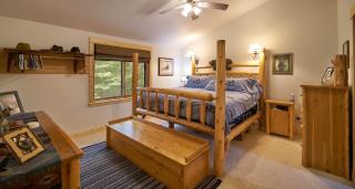 Sleeping Bear Lodge - 9