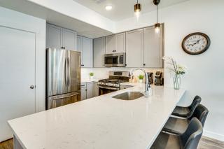 7 Mi to Park City Mtn! Multi-Level Unit with Balcony - 9