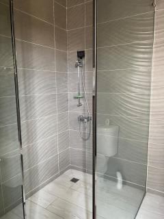 3 Bed 3 Bath Hse in Gated Community-East Airport - Accra - 1