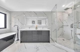 3 bed 2 bath luxury home in Markham - 8