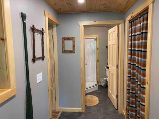 Cabin in the woods with fire pit and porch - 4