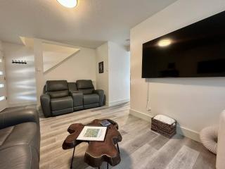 Duck Den - 3BR Near UofO Campus - 7