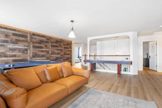 May 25' Reno ~Poker-Pool-Ping Pong-Shuffleboard - 6