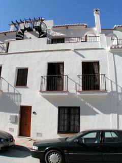 Stylish 3-bedroom apartment - 8