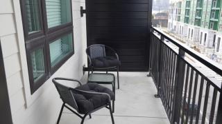 Gorgeous High-Rise On The River - 3