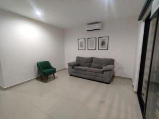 A 500 metros de la playa atrás de gran plaza - 9