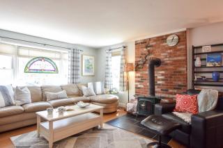 5 Min to Beach Yard w Fire Pit - 4