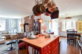 5 Min to Beach Yard w Fire Pit - 1