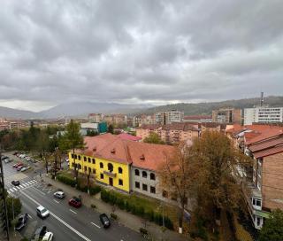 Panoramic SkyView Apartment - 7