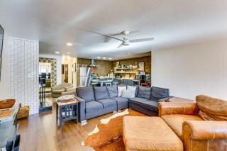 Walk to Ski Slopes! Red River Condo with Fireplace - 7