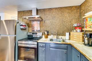 Walk to Ski Slopes! Red River Condo with Fireplace - 5