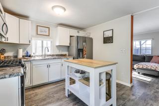 Updated Escape with Game Room 1 Block to River! - 5