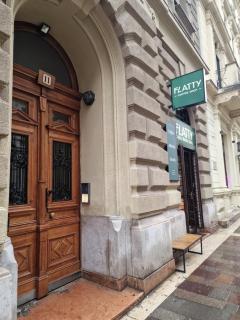 Xmass Market and Basilica View II Vintage Apartment - 9