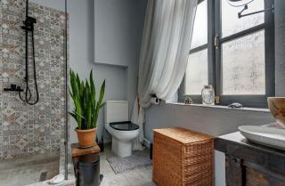 Historic Tbilisi City Apartment - 0