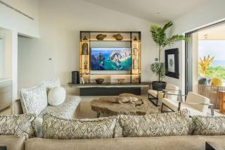 Luxury Ocean Villa for Holidays & NYE Heated Pool Golf Cart - 1