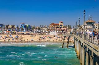 5-Star Comfort | Luxe 2BR w/ Pool, Gym & Parking - 4