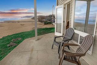Oceanfront Condo - Beach Access - King Bed & Full Kitchen - Pool and Hot Tub - 5