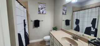 Cashville - Stylish Condo Minutes from Broadway - 2