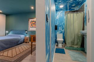 The Coolest Place near the airport! - 7