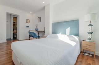 The Coolest Place near the airport! - 8