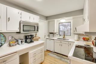 6 Mi to Dtwn Cozy Omaha Apt with Private Yard! - 9