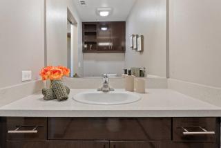 Modern 2BR/2BA in Irvine Pool & Gym - 3