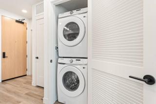 Fancy Irvine Apartment | Shopping + Dining - 4