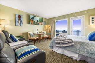 Ground Floor Queen Studio - Ocean View - Pool and Hot Tub - 0