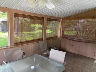 2 bedroom home in a quiet neighborhood - 7