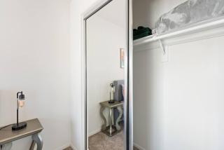 Relaxing Private Room | Heart Of Orange County - 8