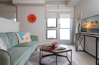 Coastal Luxe | Walk to Pier + Free Parking - 8