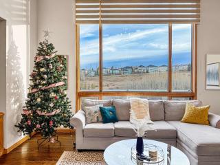 Bright & Spacious 5-BR & Ravine Views in Edgemont - 9