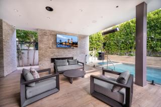 Ultra Luxe Estate With Pool and Stunning 360 LA Views - 8