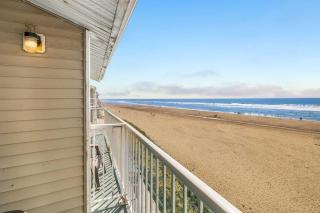 Oceanfront Family Suite - Full Kitchen - Beach Access - Pool & Hot Tub - 5