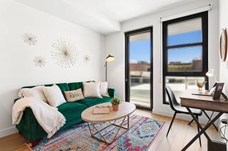 * Breathtaking Place In Santa Monica's Heart * - 1