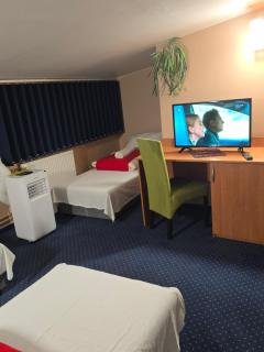 ZAJAZD ALBATROS Rzeszów POKOJE DOMKI APARTAMENTY SPA - 2