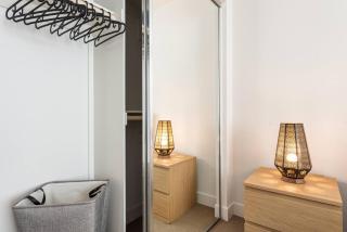 5 Star 1BR Apartment w/ Free Parking & Fast WiFi - 3