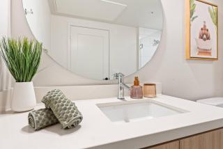 5 Star 1BR Apartment w/ Free Parking & Fast WiFi - Los Angeles - 2