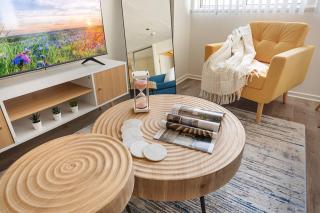 5-star West Hollywood Living | Modern & Central - 2