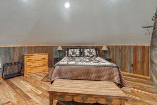 Mtn-View Retreat with Yard 4 Mi to Dtwn Lincoln - 1