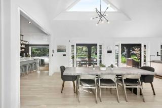 Wainscott Woods by Rove - Luxe 5BR Estate with Pool - 1