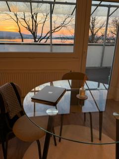 Lakeside Apartment - 4