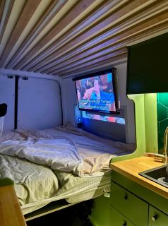 ALvanTURE Luxury Campervan The Mother - 2