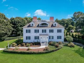 Luxury Retreat in Buzzards Bay, Spa, Pool Table for Family Fun - 0
