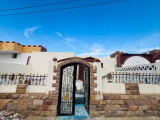 private home lucky seven - 7