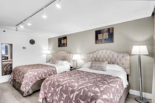 Beachfront Resort Studio with 2 Queen beds, Balcony & Pool - 4